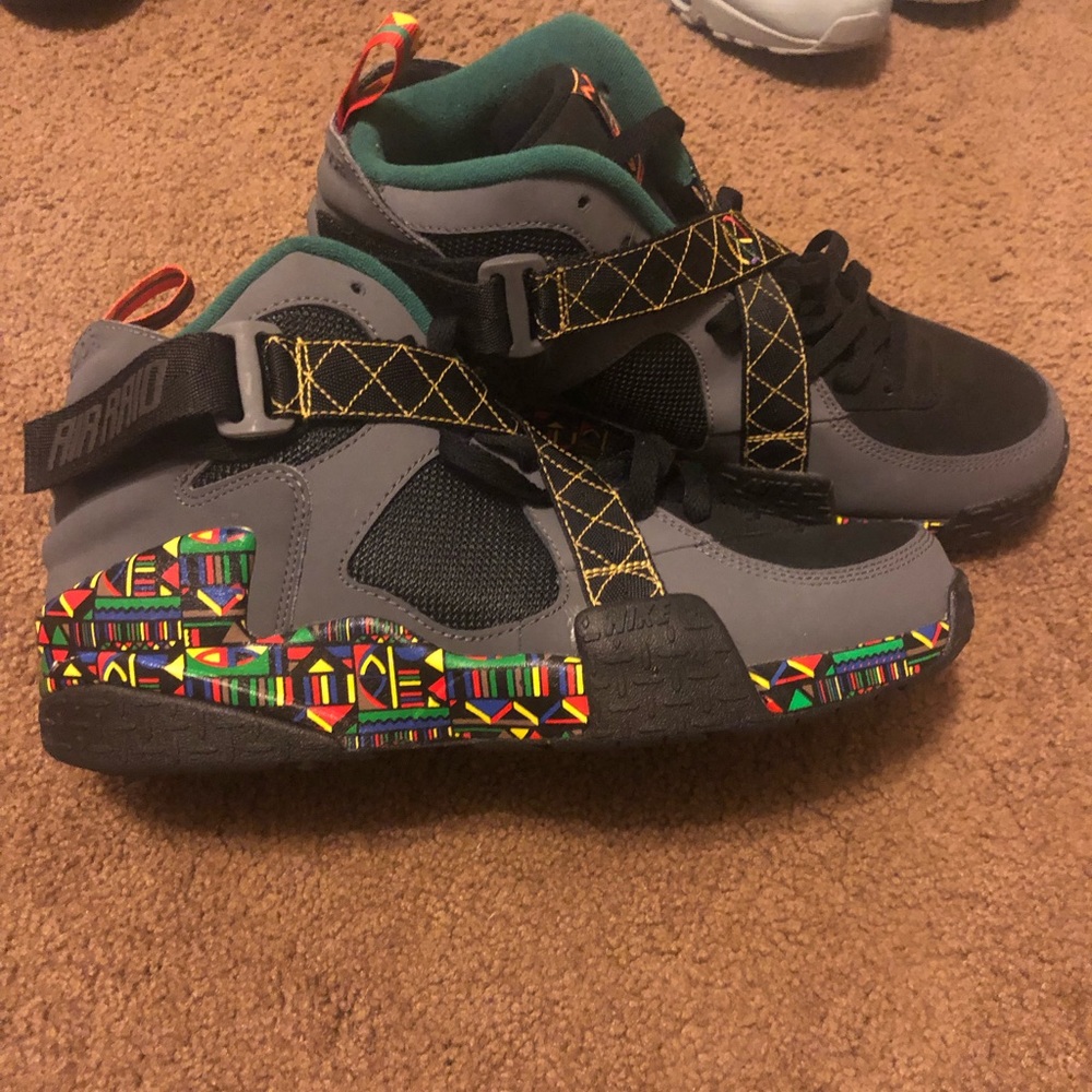 Nike air raid “cross colors”